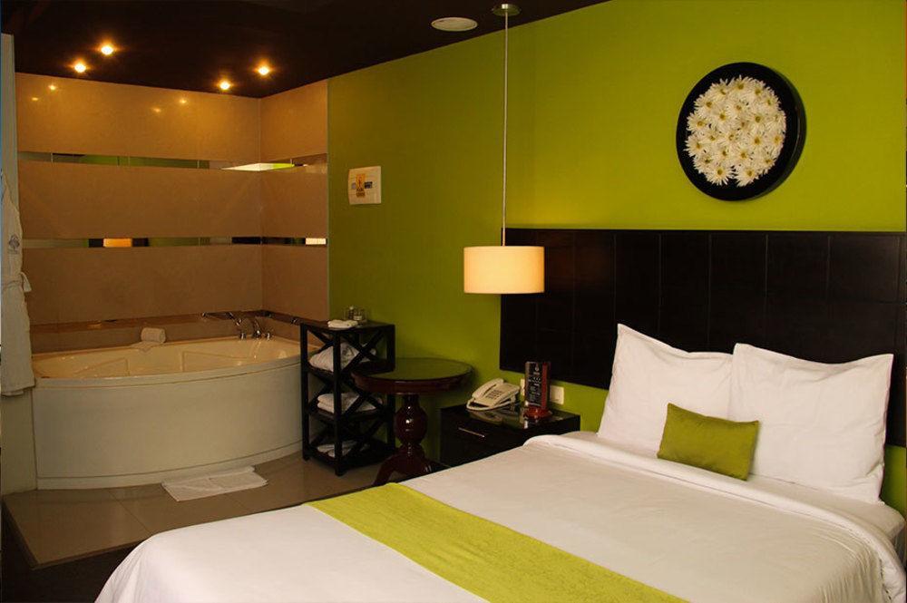 Ginebra Hotel Lima